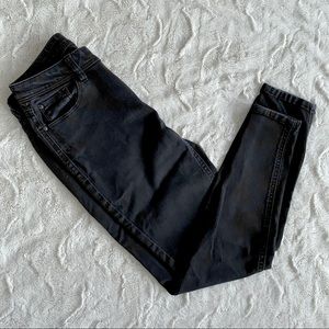 Mid Rise Black Ankle Jeans